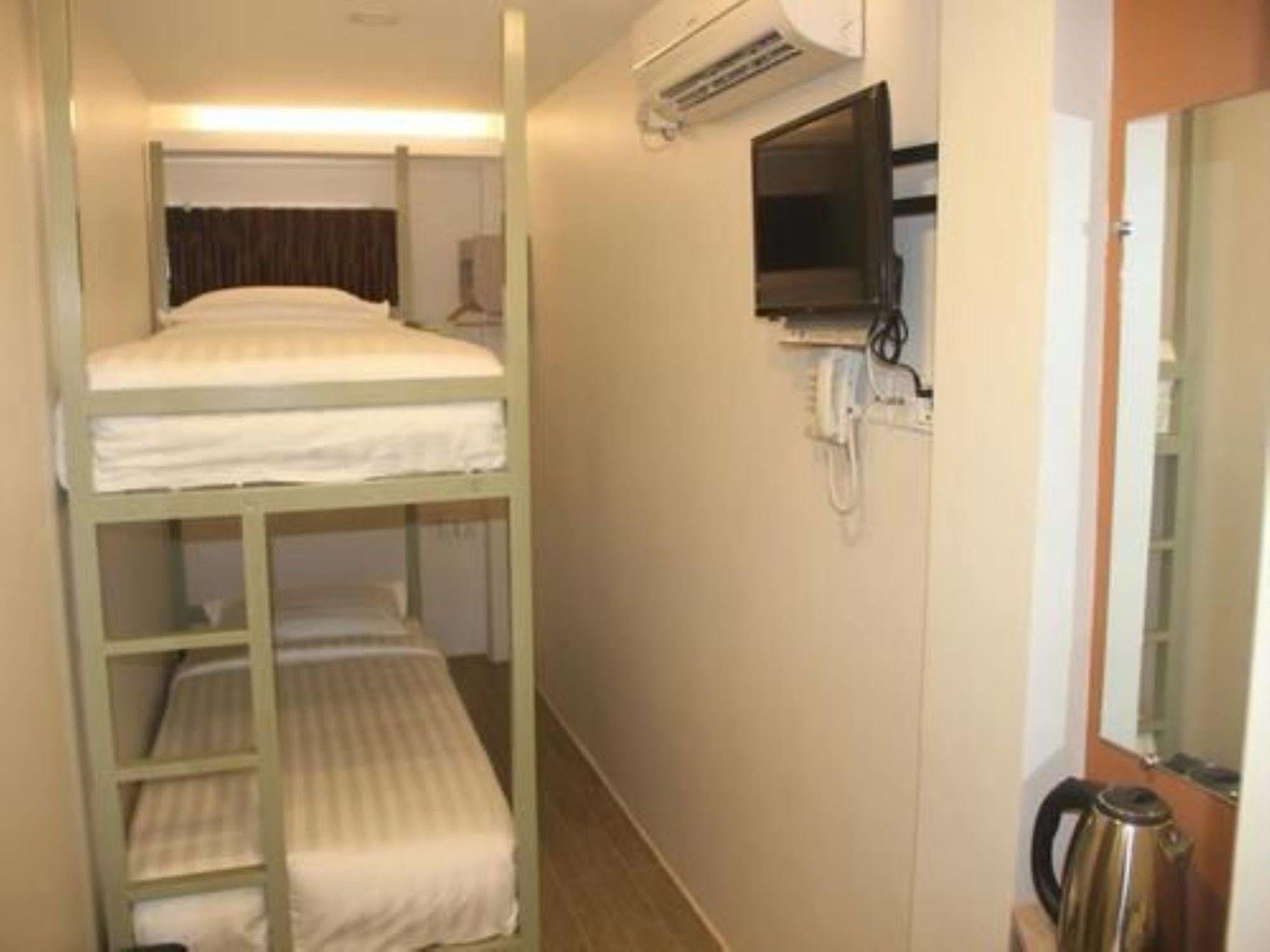 The Vibe Inn Rangun Zewnętrze zdjęcie